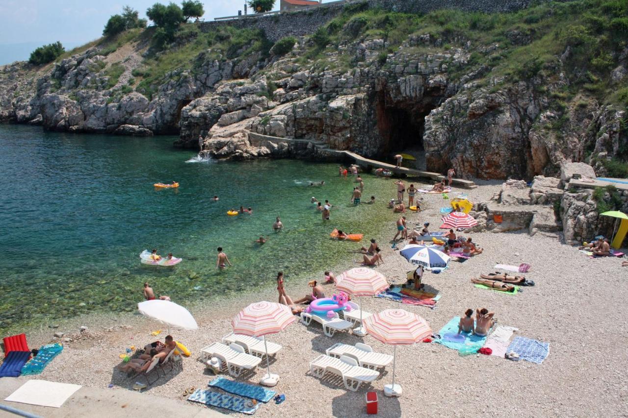 Apartments And Rooms With Parking Space Vrbnik, Krk - 5301 Exterior foto
